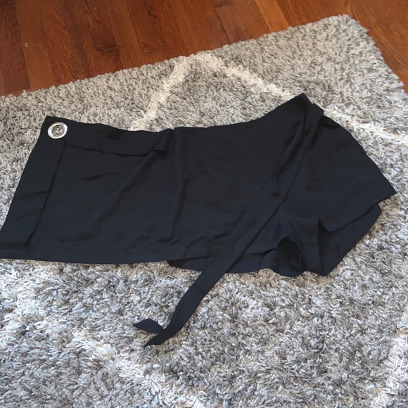 Black skort tie knot - Picture 5 of 7